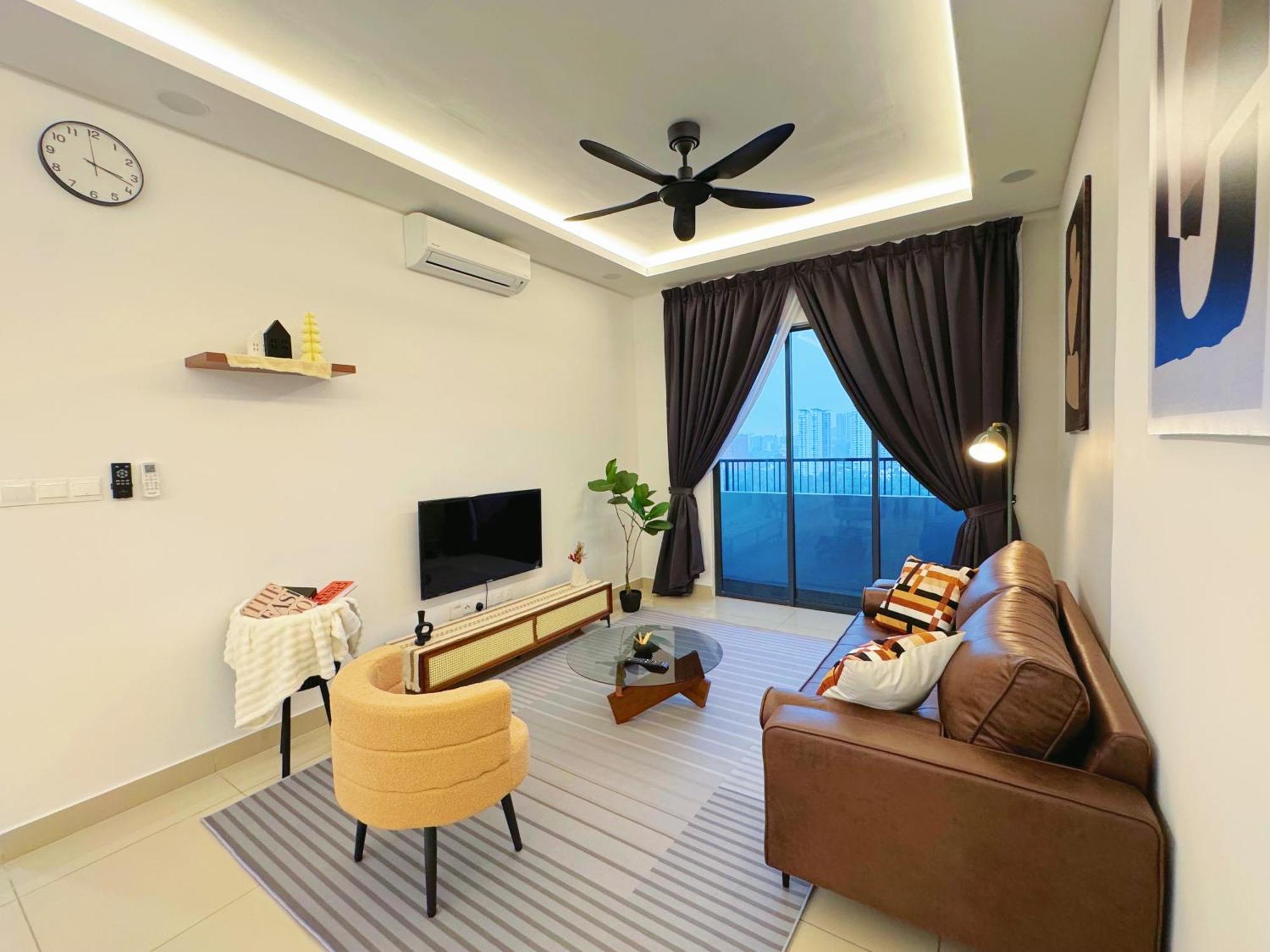 Pangsapuri Vista Sentul Residences, Elegant 3-bedroom Fully Air-con