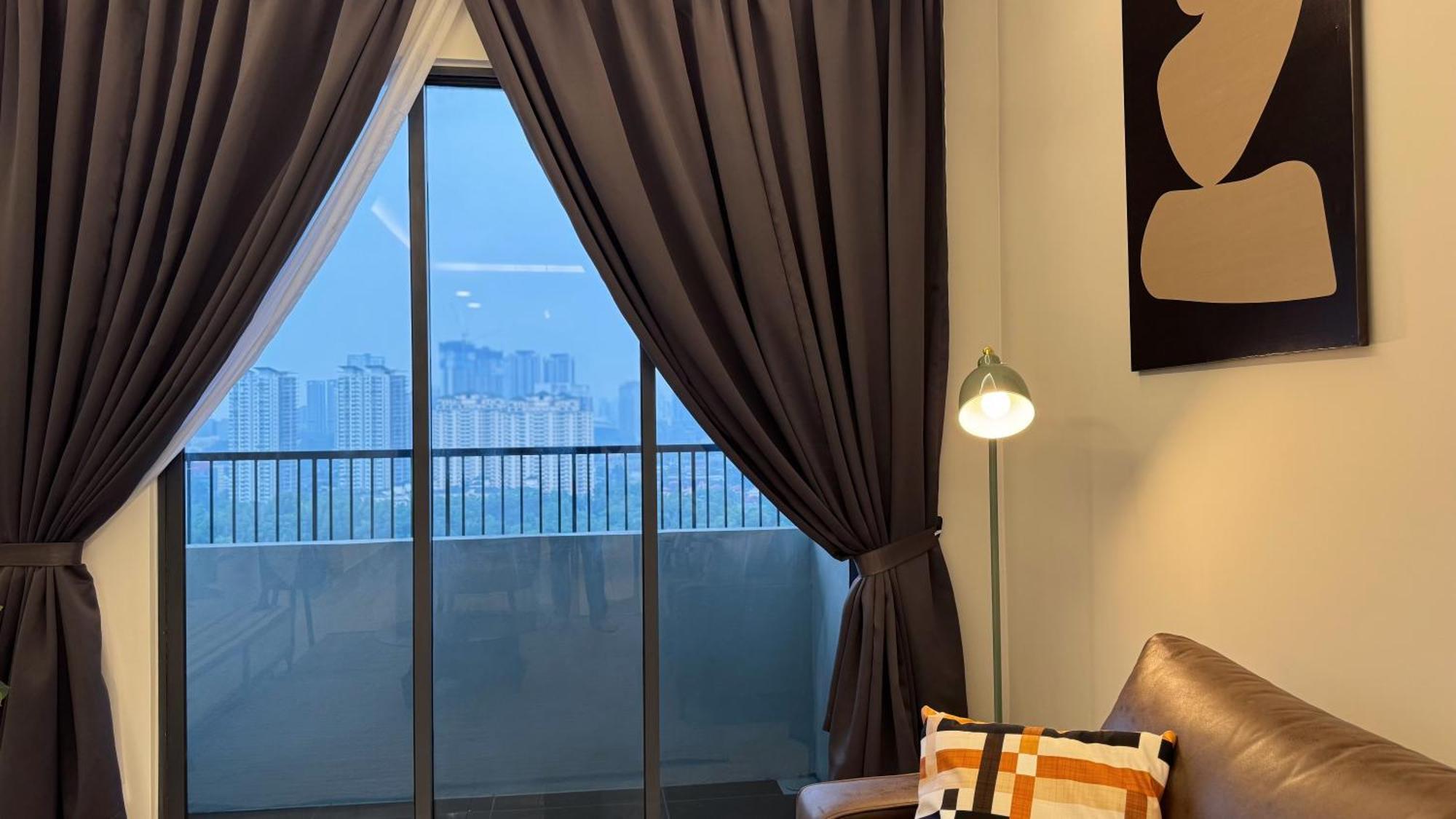 Vista Sentul Residences, Elegant 3-bedroom Fully Air-con * Kuala Lumpur