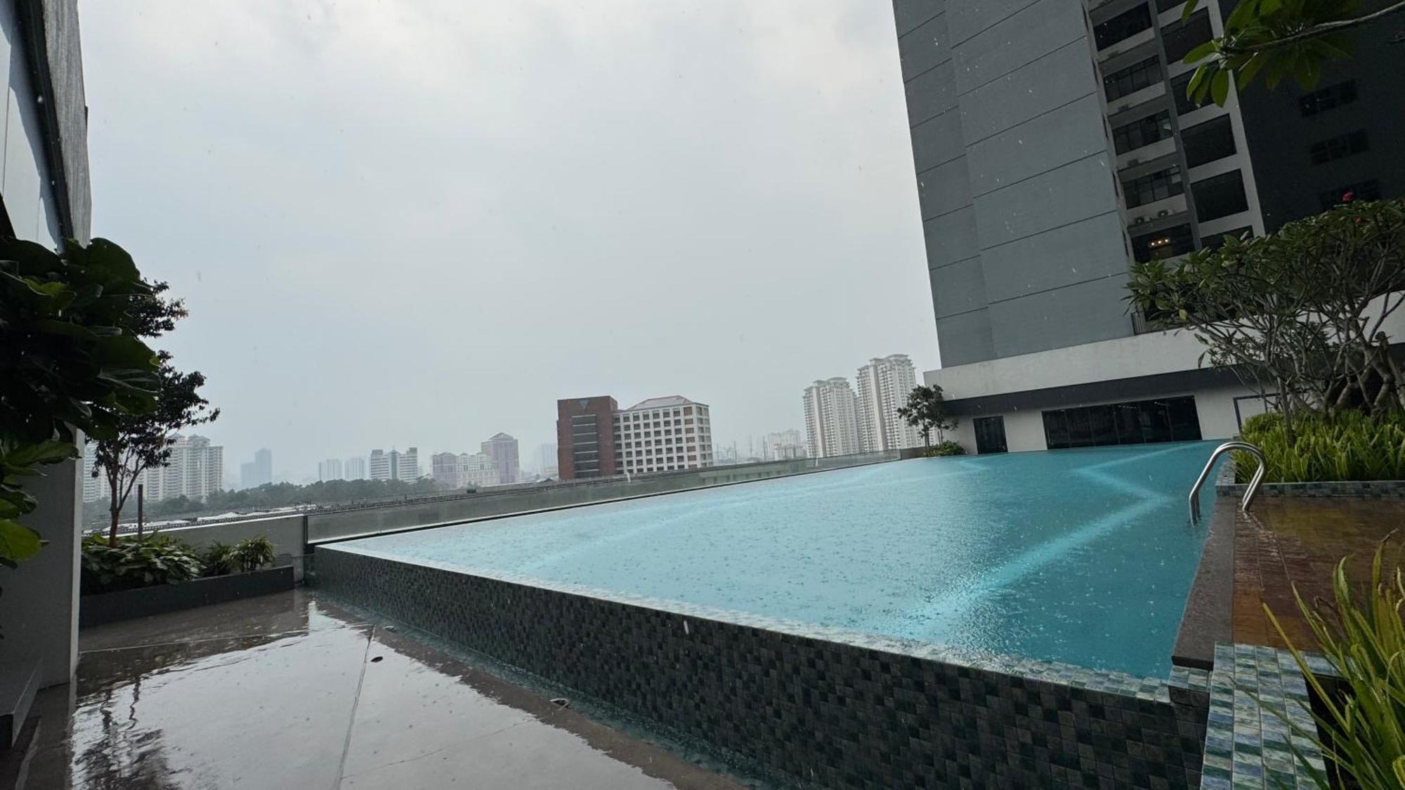 Pangsapuri Vista Sentul Residences, Elegant 3-bedroom Fully Air-con *