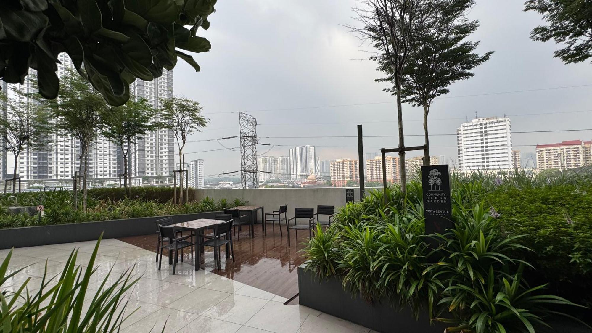 Vista Sentul Residences, Elegant 3-bedroom Fully Air-con Pangsapuri Kuala Lumpur