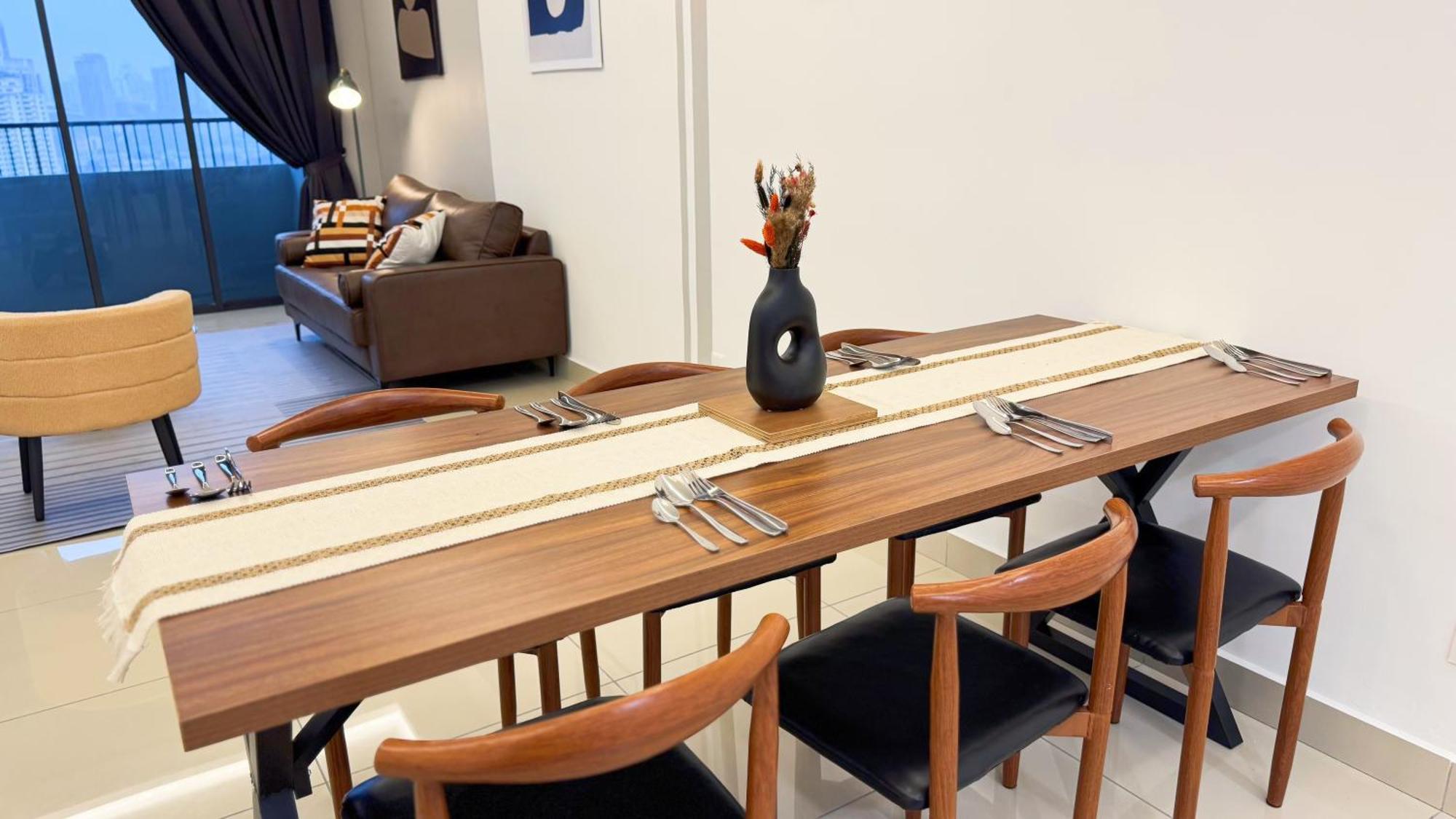 Vista Sentul Residences, Elegant 3-bedroom Fully Air-con * Kuala Lumpur