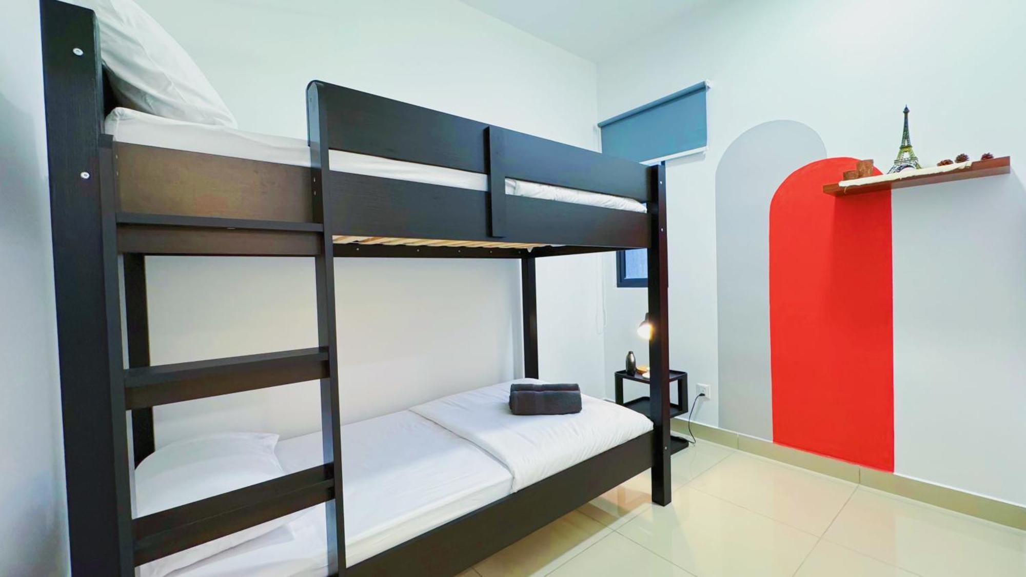 Vista Sentul Residences, Elegant 3-bedroom Fully Air-con Apartemen